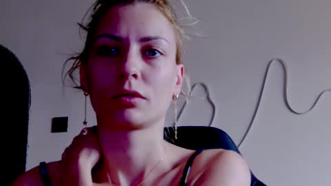 karoline121 online show from November 15, 10:12 am