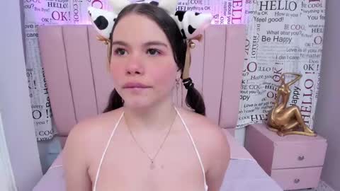 Snapshot of karoly_ocampo chatting on February 17, 11:20 pm karoly online show from February 17, 11:20 pm