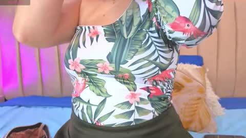 Snapshot of karoly_ocampo chatting on December 14, 4:29 am karoly online show from December 14, 4:29 am