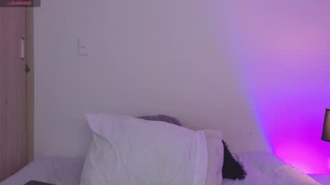 Snapshot of kasey____ chatting on November 18, 2:10 pm kasey online show from November 18, 2:10 pm