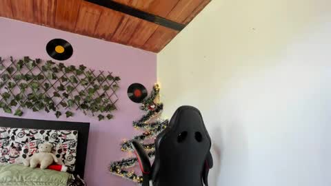 kassandra james online show from January 2, 2:13 pm