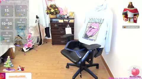 Kat       online show from December 20, 10:32 pm