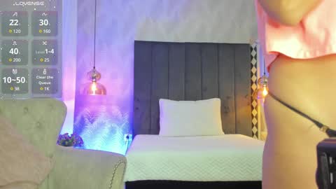 Kat online show from December 28, 11:52 am