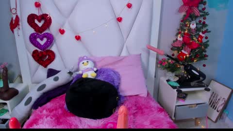 Snapshot of katalina_garcia chatting on December 11, 3:45 am Kata Garcia online show from December 11, 3:45 am