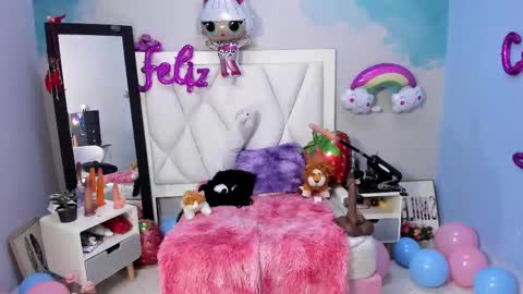 Snapshot of katalina_garcia chatting on February 11, 9:46 pm Kata Garcia online show from February 11, 9:46 pm