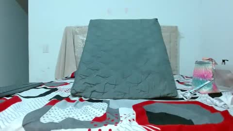 katasquirt online show from March 6, 1:48 am