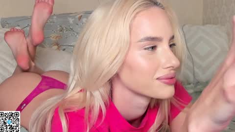 Snapshot of katebremar chatting on December 12, 11:14 pm online show from December 12, 11:14 pm