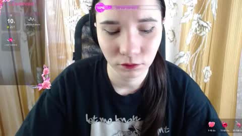 Snapshot of katecrash chatting on October 8, 11:19 am YourKate online show from October 8, 11:19 am