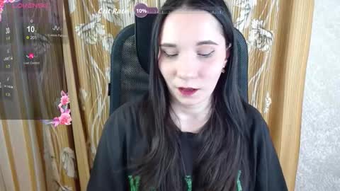 Snapshot of katecrash chatting on October 17, 1:25 pm YourKate online show from October 17, 1:25 pm