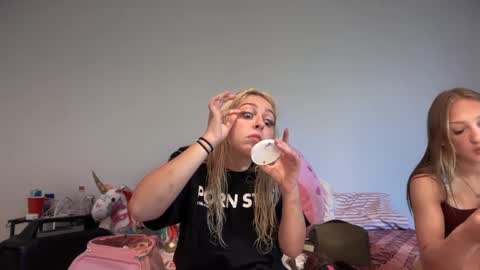 Snapshot of kateharperr chatting on September 8, 8:08 pm kateharperr online show from September 8, 8:08 pm