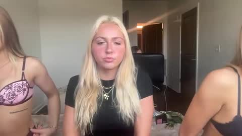 Snapshot of kateharperr chatting on October 8, 8:06 pm kateharperr online show from October 8, 8:06 pm