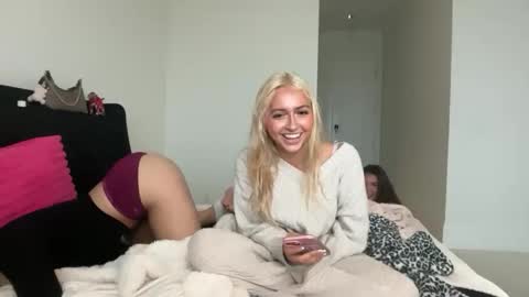 Snapshot of kateharperr chatting on November 16, 10:04 pm kateharperr online show from November 16, 10:04 pm