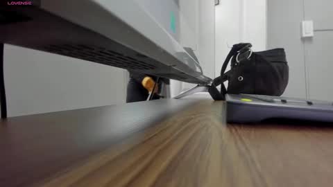   online show from November 25, 11:21 am