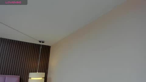   online show from November 28, 11:35 am