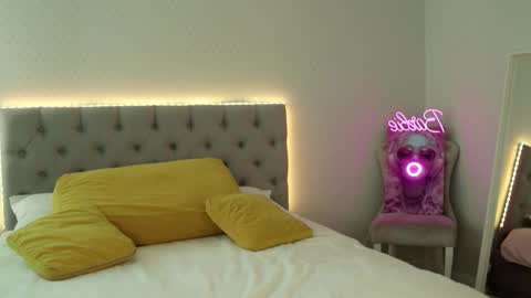 katherinepinke online show from October 17, 5:10 am