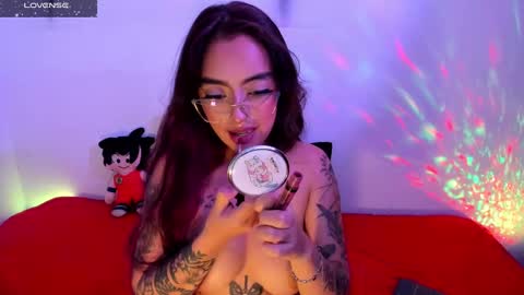 Snapshot of kathhoney1 chatting on March 3, 6:04 am Kath online show from March 3, 6:04 am