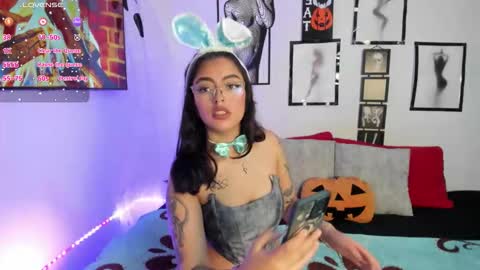 Snapshot of kathhoney1 chatting on October 11, 3:39 am Kath online show from October 11, 3:39 am