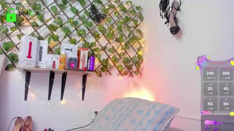 Kay online show from November 26, 2:40 pm