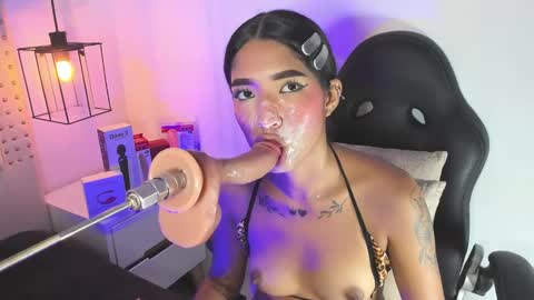 Snapshot of kathy_naughty1 chatting on December 6, 5:44 pm Khaty online show from December 6, 5:44 pm