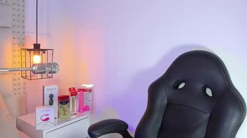 Snapshot of kathy_naughty1 chatting on December 21, 6:12 pm Khaty online show from December 21, 6:12 pm