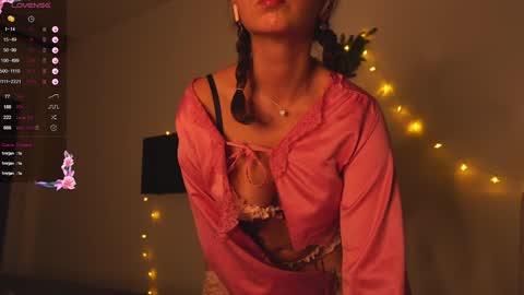 Snapshot of katie________ chatting on January 4, 12:38 pm Katienext stream online show from January 4, 12:38 pm