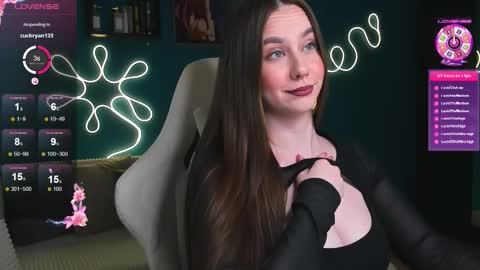 Snapshot of katie_taylorr chatting on October 13, 9:59 pm Katie online show from October 13, 9:59 pm