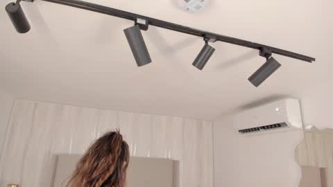 Snapshot of katiecruz_ chatting on January 3, 11:23 pm Katie online show from January 3, 11:23 pm