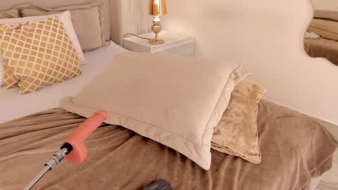 Snapshot of katiecruz_ chatting on January 29, 5:13 pm Katie online show from January 29, 5:13 pm