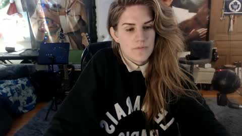 Katie online show from March 5, 4:02 am