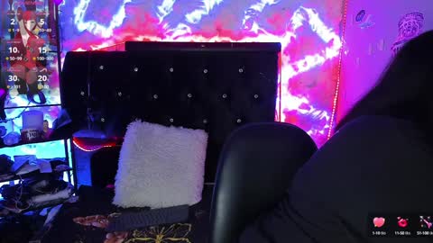 SHARON  KATIEE online show from December 4, 12:25 pm