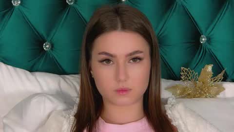 katiereeves online show from December 2, 5:08 pm