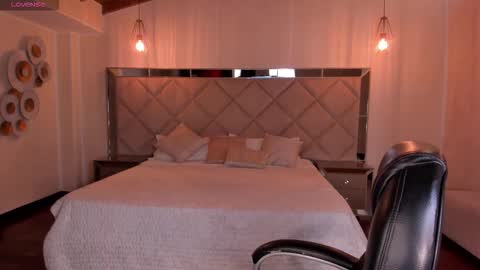 Kate Stonne online show from October 1, 2:39 am