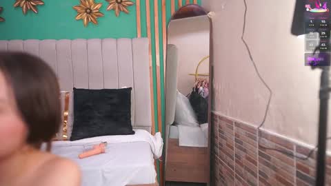 K A T L Y N  online show from September 24, 7:17 pm