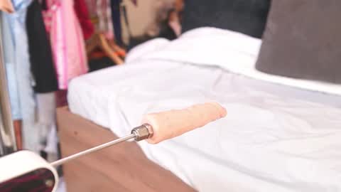 K A T L Y N  online show from October 12, 1:54 pm