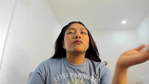 Follow me on instagram and twitter as correaktnees online show from October 10, 6:45 am