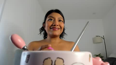 Follow me on instagram and twitter as correaktnees online show from October 22, 6:57 am