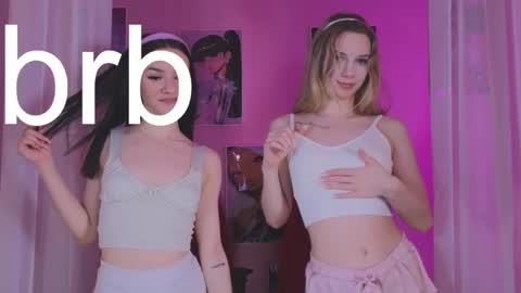 katt_yy online show from February 23, 3:40 pm