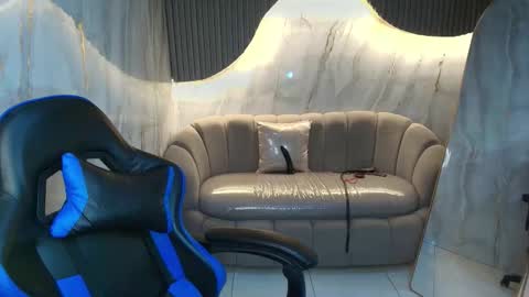 Snapshot of katty_berry_r chatting on October 23, 8:18 pm Katty online show from October 23, 8:18 pm