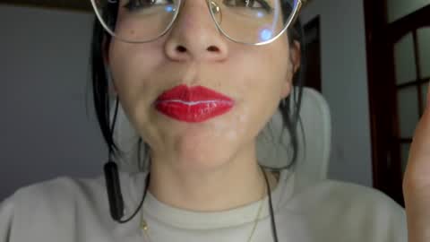 Snapshot of katty_mouth chatting on December 3, 11:46 pm Katty online show from December 3, 11:46 pm