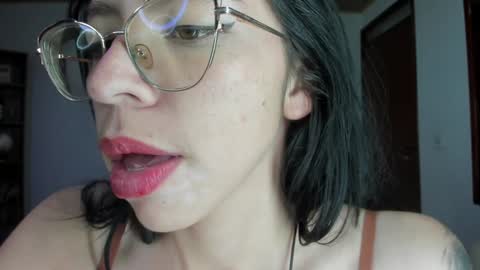 Snapshot of katty_mouth chatting on January 30, 11:24 pm Katty online show from January 30, 11:24 pm