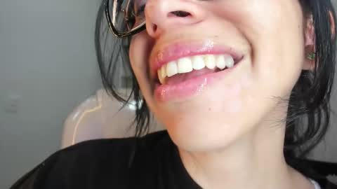 Snapshot of katty_mouth chatting on December 4, 8:39 pm Katty online show from December 4, 8:39 pm