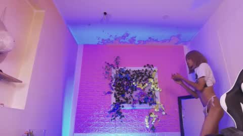 Snapshot of katy_bratz chatting on November 2, 3:09 am Katy online show from November 2, 3:09 am