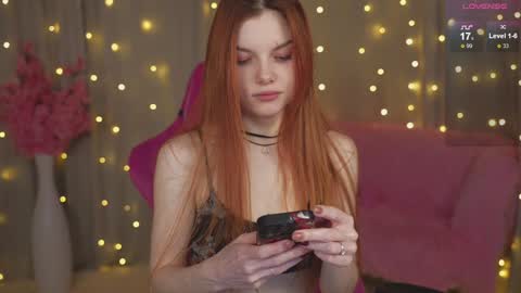 Snapshot of katy_ethereal chatting on December 12, 3:32 am Katy - online show from December 12, 3:32 am