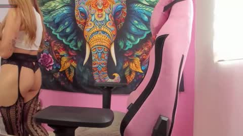 katy simpsons online show from November 25, 8:42 pm