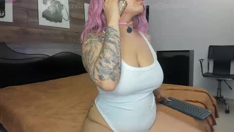 salo  online show from November 20, 1:33 pm