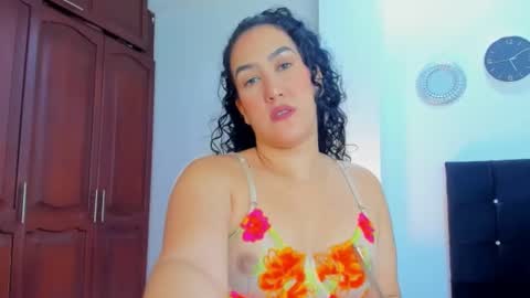 Snapshot of katyajhonss chatting on February 23, 10:09 pm KATYAJHONSS online show from February 23, 10:09 pm