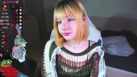 Snapshot of kawaii_power_uwu chatting on January 25, 11:55 am Kira-chan online show from January 25, 11:55 am