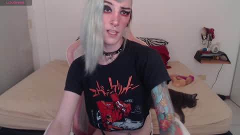 luna   online show from January 13, 2:18 am