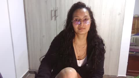  Khawit  online show from January 23, 11:15 pm