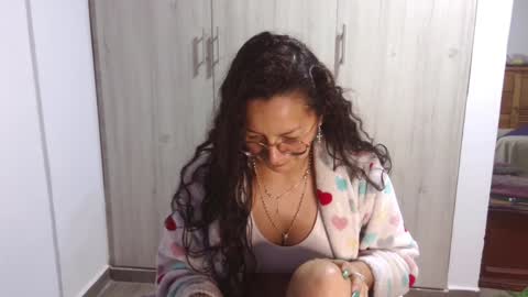  Khawit  online show from January 24, 6:14 am